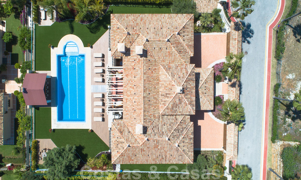Luxe villa te koop met open zeezicht in Sierra Blanca, Marbella 22211