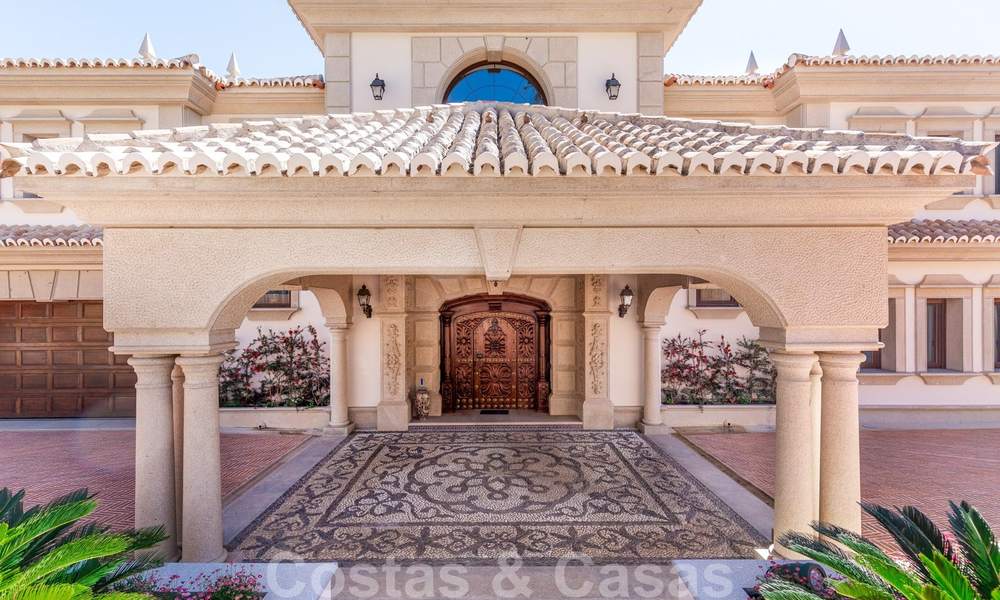 Luxe villa te koop met open zeezicht in Sierra Blanca, Marbella 22213