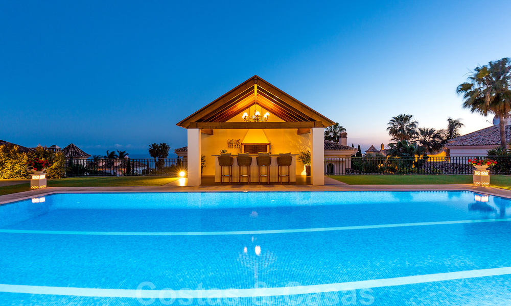 Luxe villa te koop met open zeezicht in Sierra Blanca, Marbella 22219