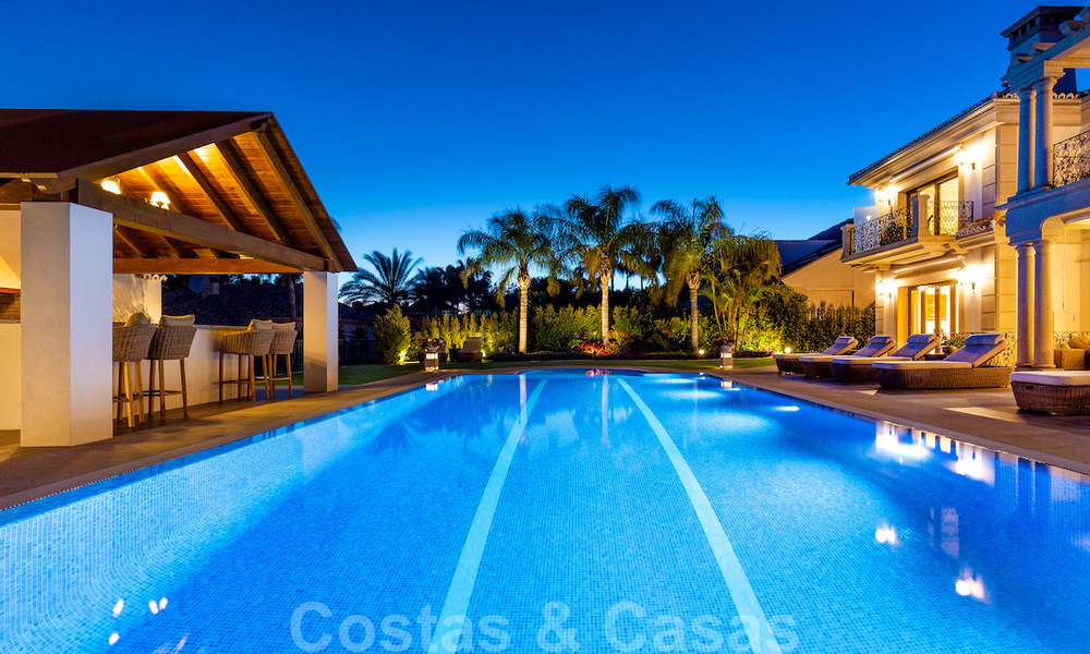 Luxe villa te koop met open zeezicht in Sierra Blanca, Marbella 22221