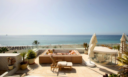 Eerstelijnstrand luxe penthouse te koop in Puerto Banus - Marbella 