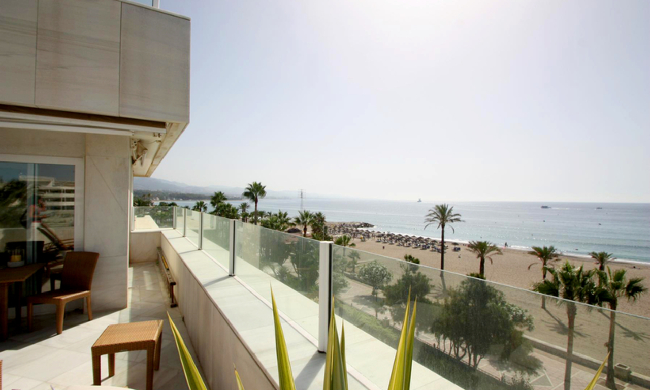 Eerstelijnstrand luxe penthouse te koop in Puerto Banus - Marbella 5