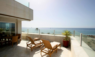 Eerstelijnstrand luxe penthouse te koop in Puerto Banus - Marbella 6