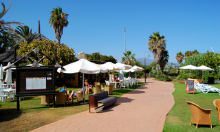 Frontline beach penthouse te koop - New Golden Mile tussen Puerto Banus (Marbella) en Estepona centrum 16