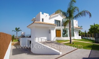Spoedverkoop - Moderne nieuwe villa te koop op een exclusief golfresort tussen Marbella, Benahavis en Estepona 4