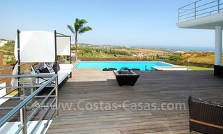 Spoedverkoop - Moderne nieuwe villa te koop op een exclusief golfresort tussen Marbella, Benahavis en Estepona 13