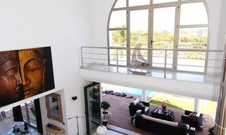 Spoedverkoop - Moderne nieuwe villa te koop op een exclusief golfresort tussen Marbella, Benahavis en Estepona 23