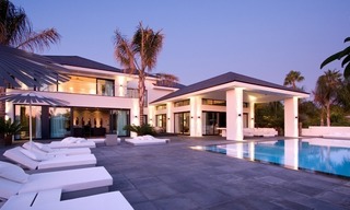 Nieuwe luxueuze moderne villa te koop exclusieve beachside urbanisatie Los Monteros Playa - Marbella 2