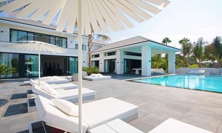 Nieuwe luxueuze moderne villa te koop exclusieve beachside urbanisatie Los Monteros Playa - Marbella 6