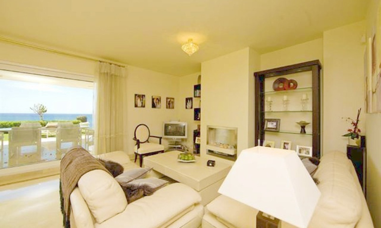 Frontline beach strand appartement te koop in Cabopino, Marbella 8