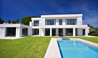 Marbella villa for sale: Frontline golf, moderne villa te koop in Nueva Andalucia - Marbella 2