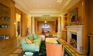 Luxueuze villa te koop, gated secure golf resort, Marbella Benahavis Costa del Sol 6