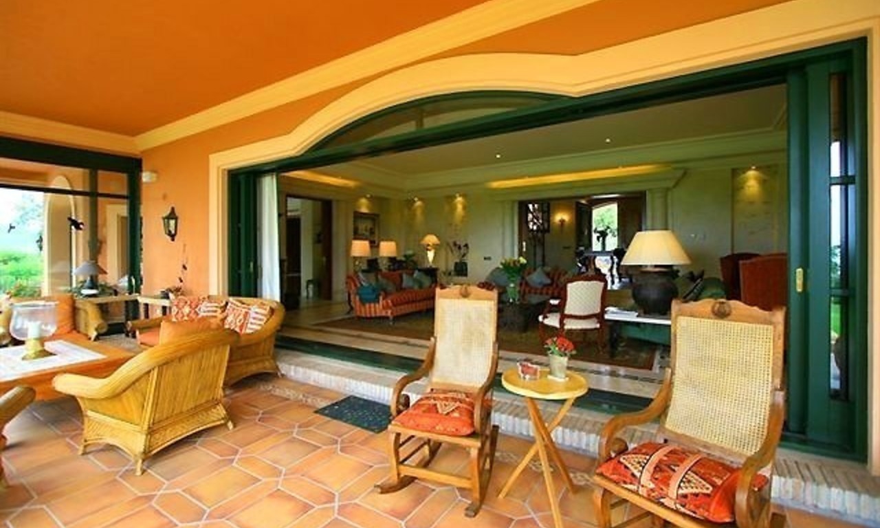 Luxueuze villa te koop, gated secure golf resort, Marbella Benahavis Costa del Sol 8