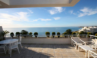 Estepona New Golden Mile: beachfront penthouse te koop 1