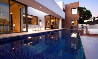 Nieuwe moderne villa te koop op de Gouden Mijl te Marbella 1