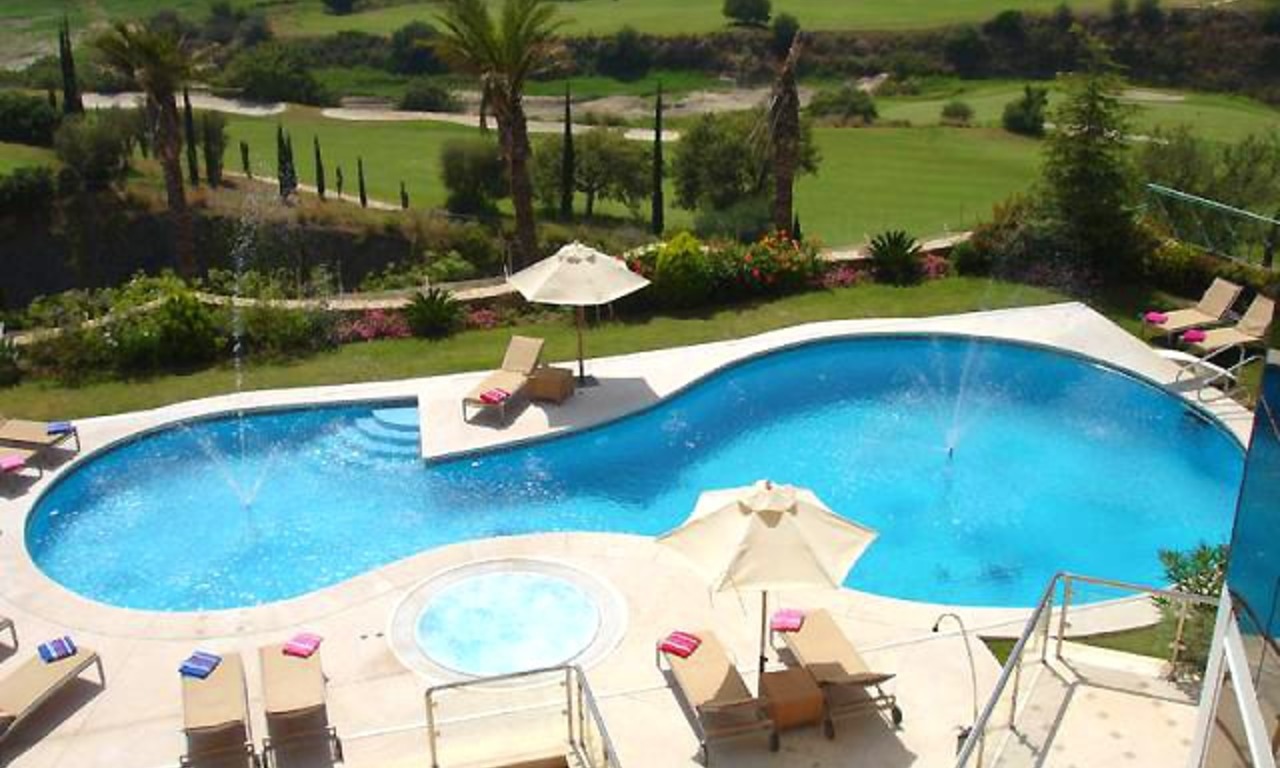 Moderne Villa te koop, frontline golf, Marbella - Benahavis 6