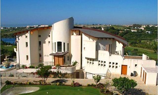 Moderne Villa te koop, frontline golf, Marbella - Benahavis 1