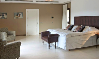 Exclusieve luxe villa te koop in Marbella op een groot privaat perceel met panoramisch uitzicht 14