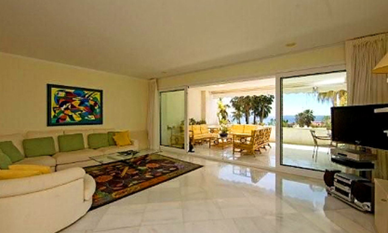 Beachfront appartement te koop, eerste lijn strand, Puerto Banus - Marbella 2