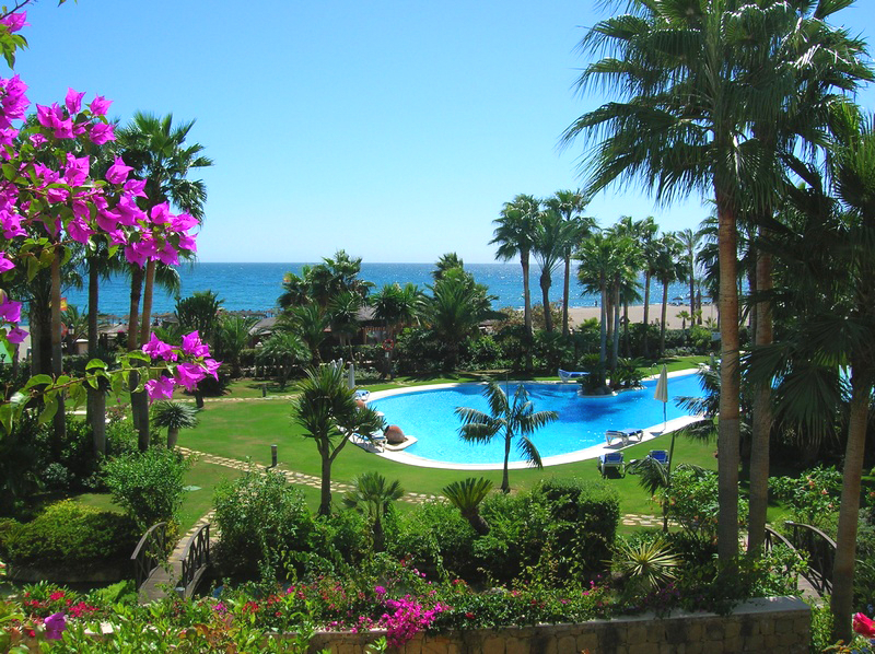Beachfront appartement te koop, eerste lijn strand, Puerto Banus - Marbella