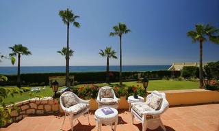 Beachfront villa te koop, eerstelijnstrand te Marbella 1