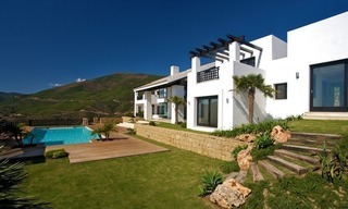 Nieuwe moderne villa te koop in exclusief golf resort te Benahavis - Marbella 1