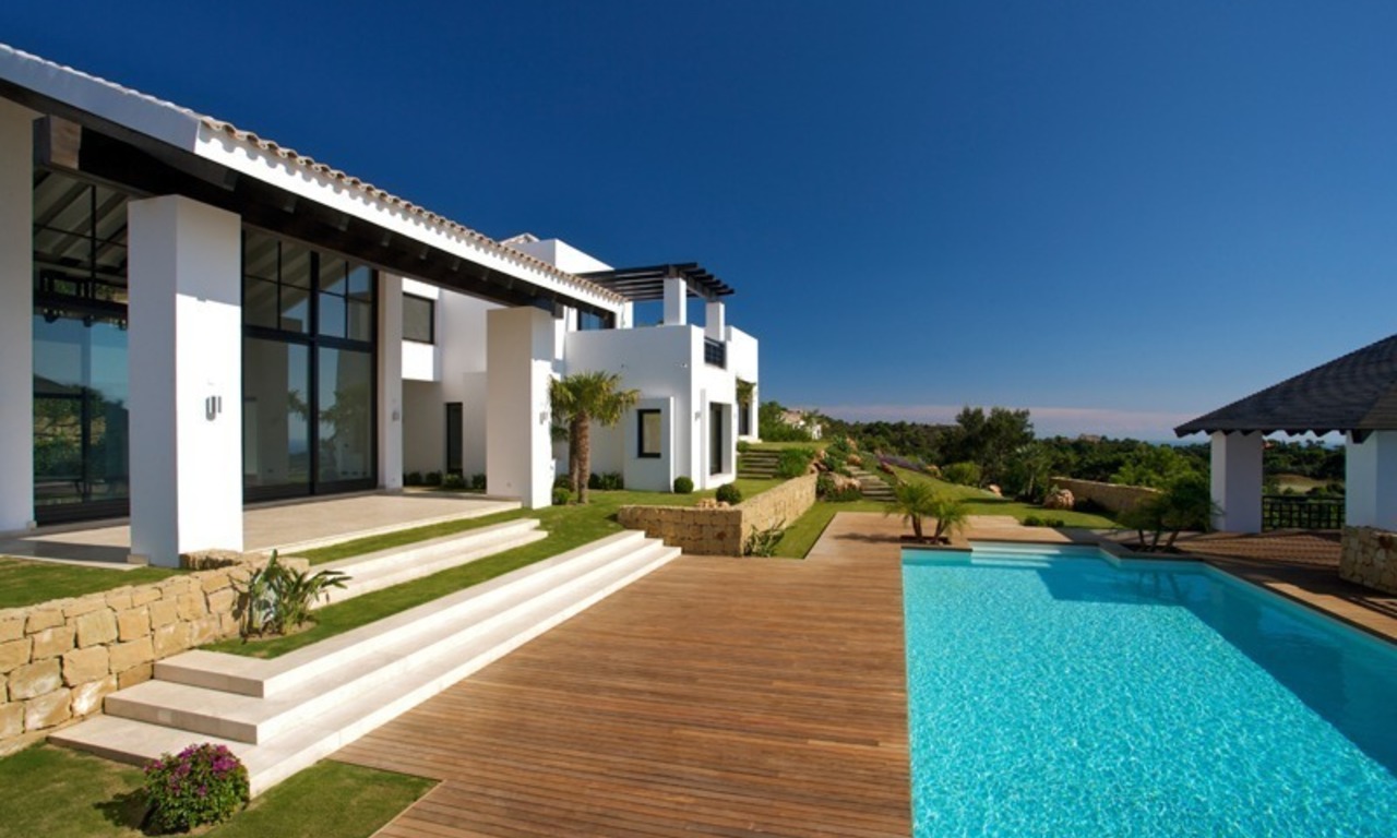 Nieuwe moderne villa te koop in exclusief golf resort te Benahavis - Marbella 2