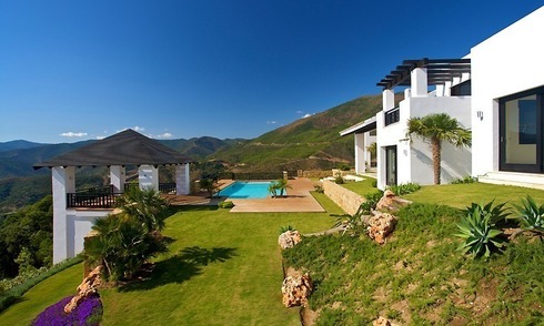 Nieuwe moderne villa te koop in exclusief golf resort te Benahavis - Marbella 