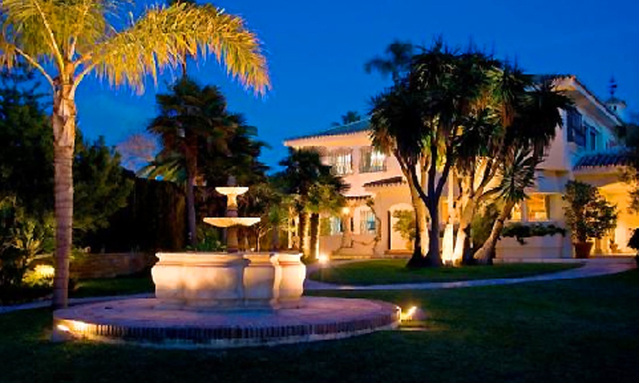 Beachfront villa te koop, eerstelijnstrand, Los Monteros Playa, Marbella 19