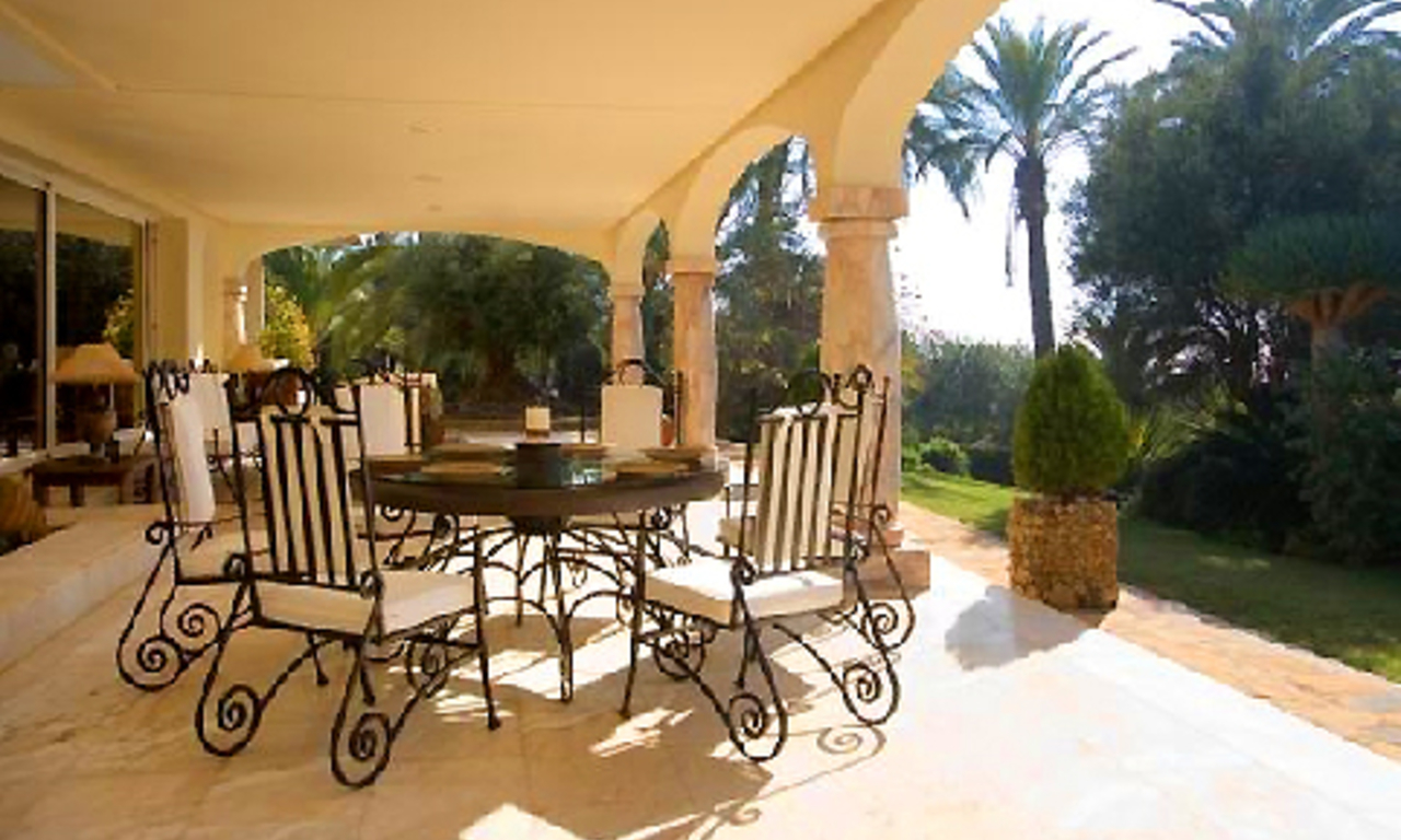 Beachfront villa te koop, eerstelijnstrand, Los Monteros Playa, Marbella 6