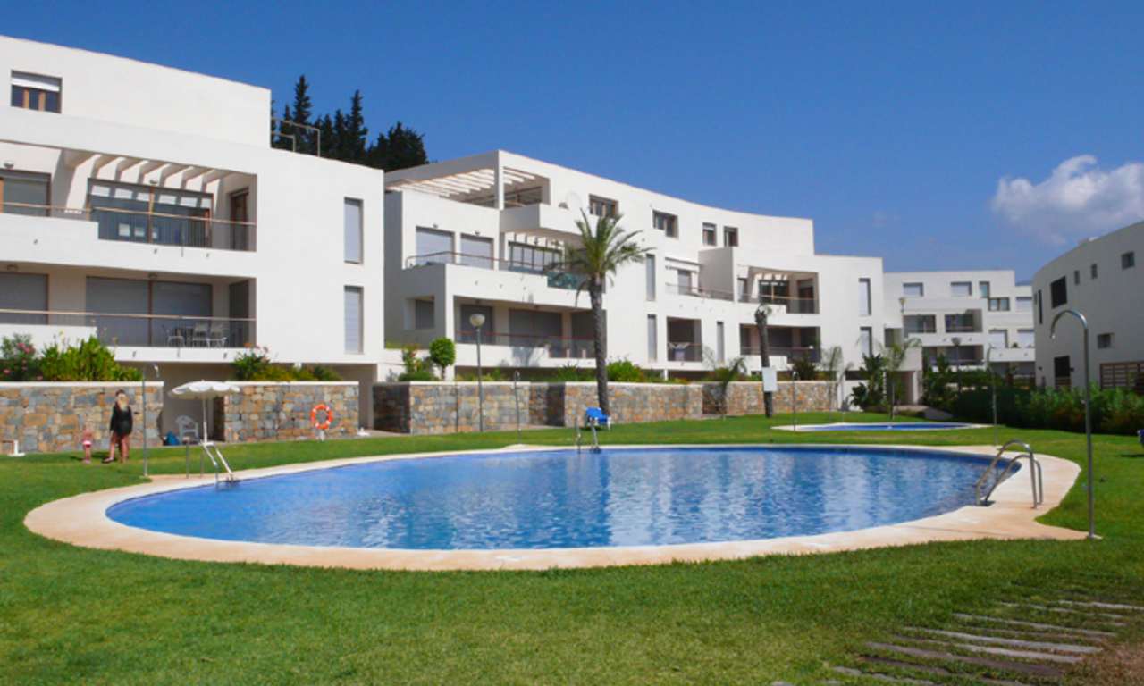 Moderne luxe appartementen en penthouses te koop in Marbella oost met zeezicht 0