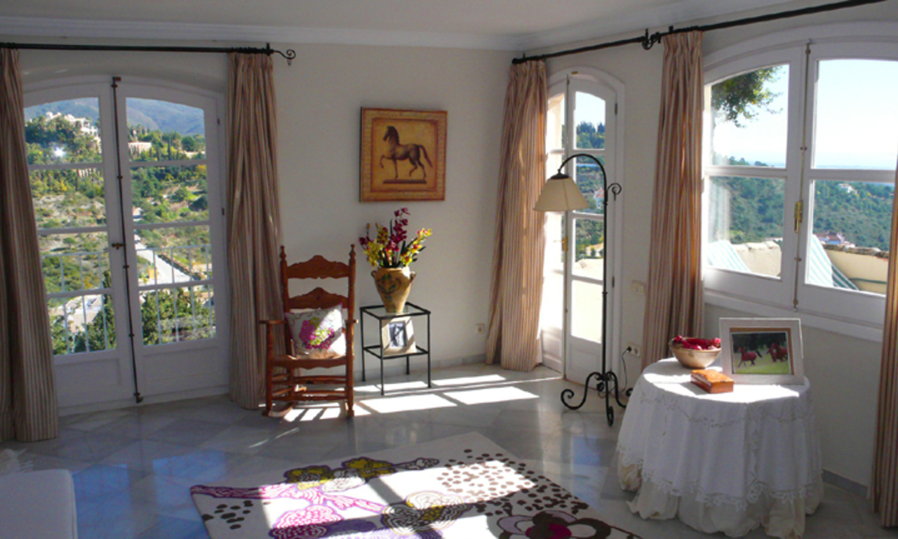 Villa met zeezicht te koop in El Madronal te Benahavis - Marbella 23