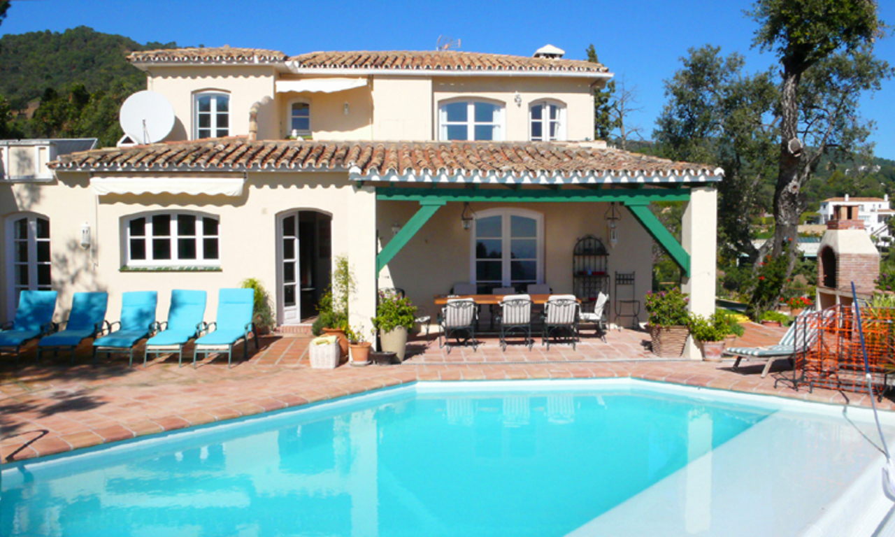 Villa met zeezicht te koop in El Madronal te Benahavis - Marbella 0