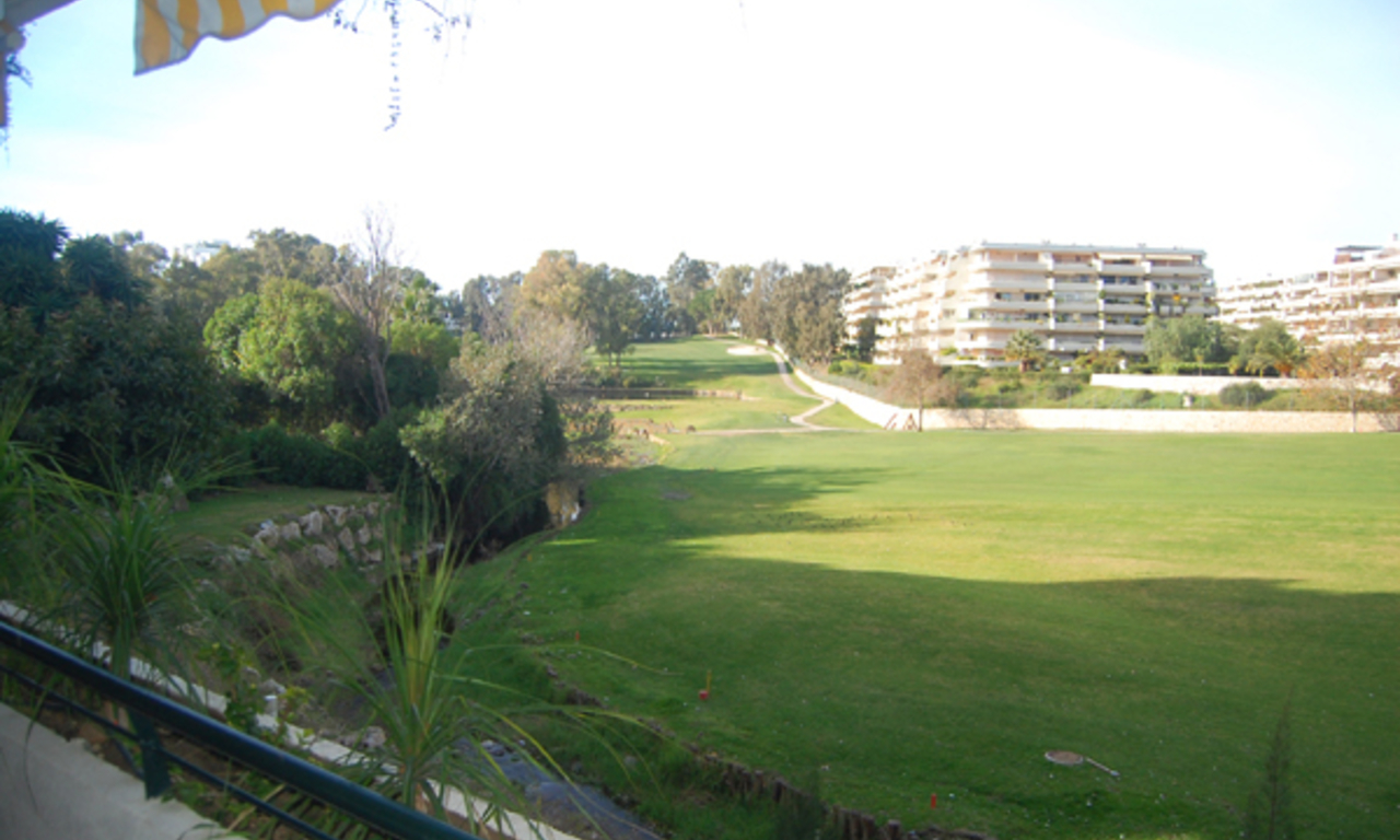 Frontline golf appartement te koop, Marbella - Benahavis 1