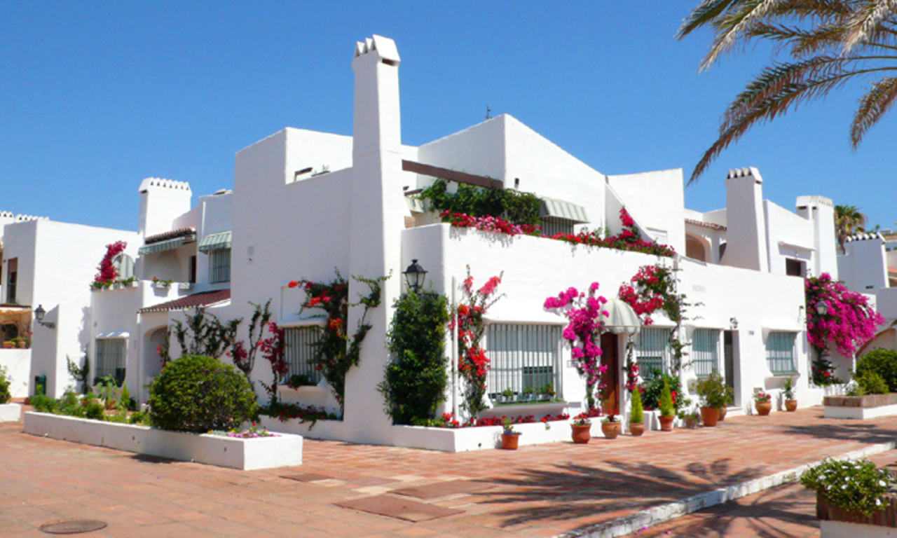 Appartementen en penthouses te koop, beachfront La Duquesa, Costa del Sol 9