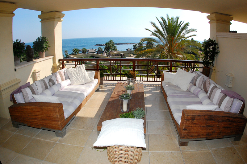 Luxe beachfront appartement te koop in Puerto Banus - Marbella