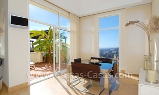 Luxe villa in moderne stijl te koop in Marbella 12