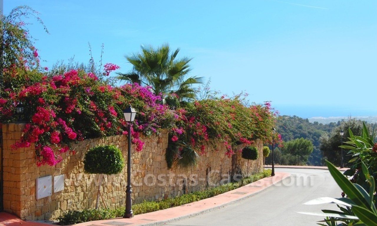 Luxe villa in moderne stijl te koop in Marbella 28