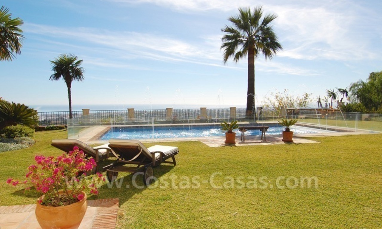 Exclusieve villa te koop, prestigieuze urbanisatie, Marbella – Benahavis, met een spectaculair panoramisch uitzicht 6