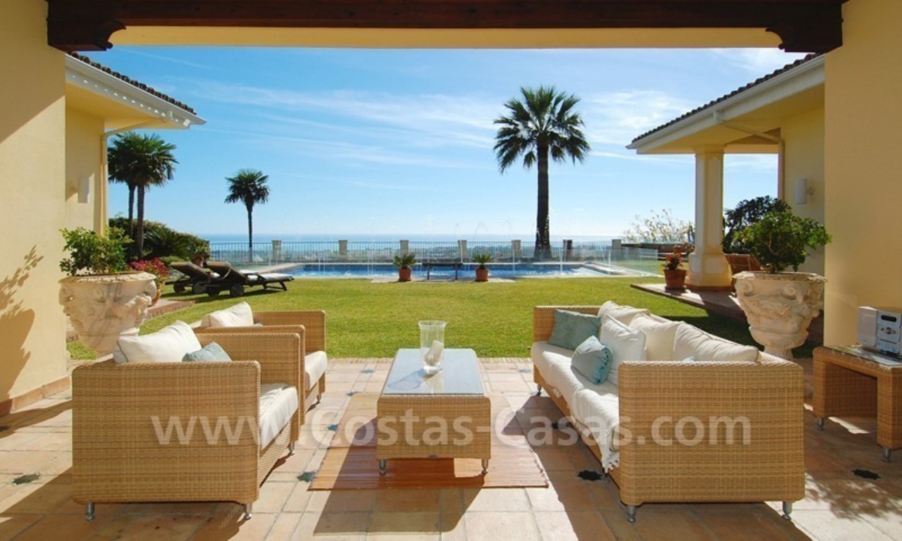 Exclusieve villa te koop, prestigieuze urbanisatie, Marbella – Benahavis, met een spectaculair panoramisch uitzicht 9