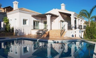 Luxe eerstelijngolf golf koop villa in Marbella - Benahavis met panoramisch zicht over de golfbaan, zee en bergen 3
