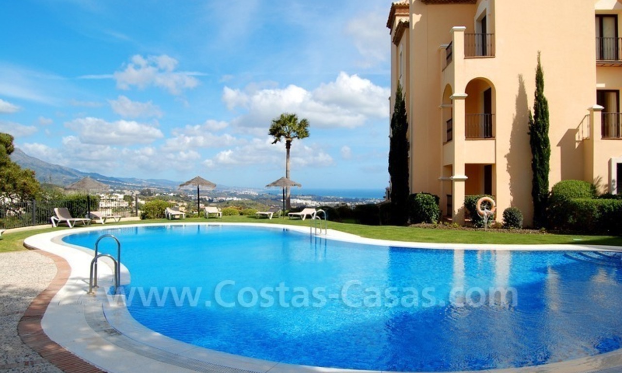 Modern luxe appartement te koop met spectaculair zeezicht, gollfresort Marbella 23