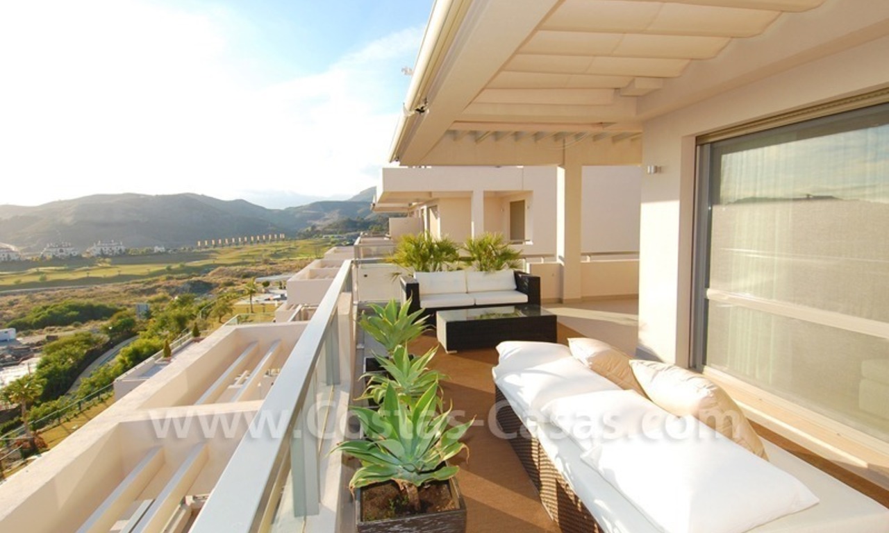 Moderne luxe golf appartementen te koop met zeezicht in het gebied van Marbella - Benahavis 9