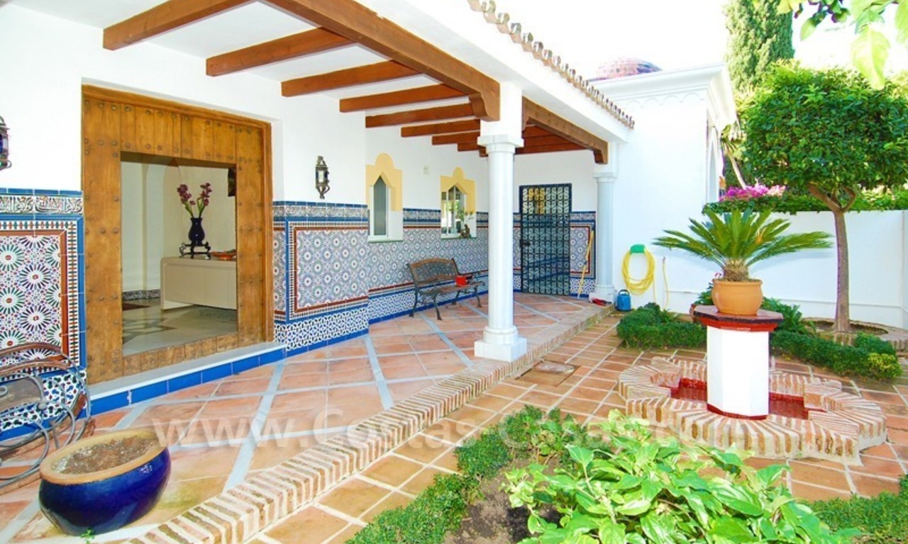 Villa te koop nabij het strand in het gebied tussen Marbella en Estepona 7