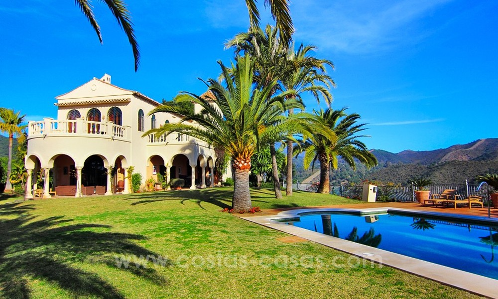 Villa in klassieke stijl te koop in El Madroñal te Benahavis - Marbella 22032