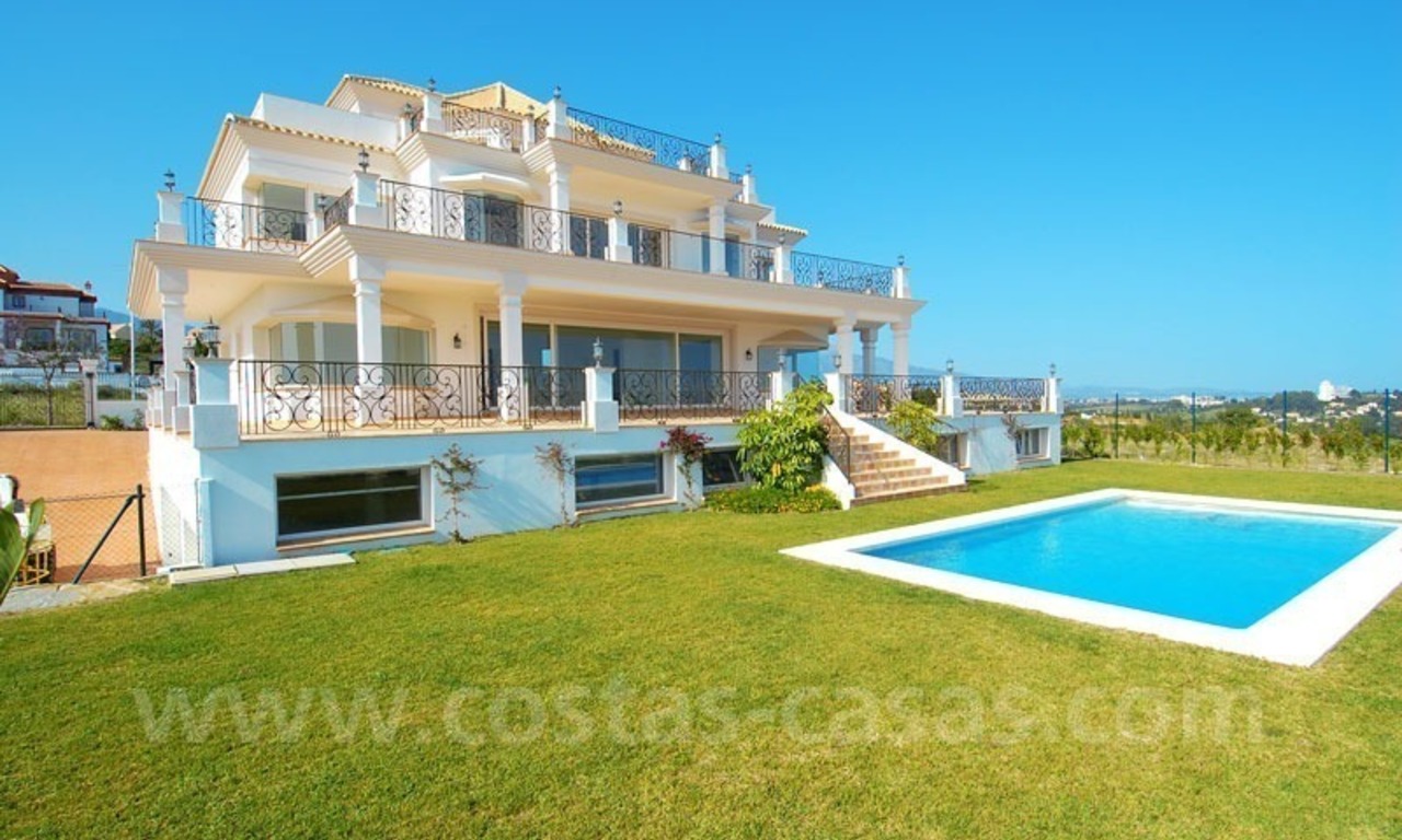 Ruime luxe villa te koop, golfresort, Benahavis – Marbella – Estepona 1