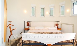 Luxevilla te koop in Marbella met een modern interieur op een groot perceel met zeezicht 25