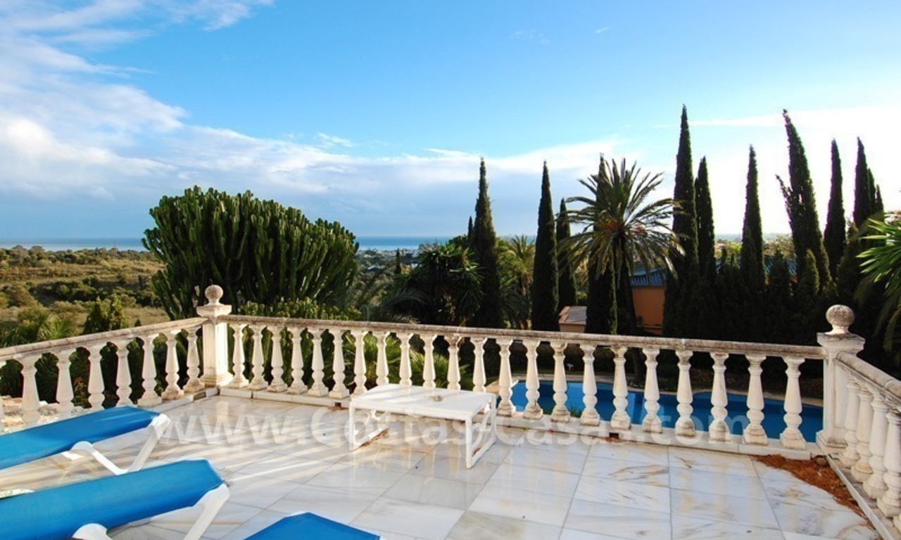 Ruime villa in Moors-Andalusische stijl te koop, Marbella - Estepona 2