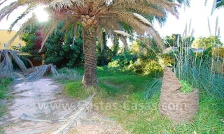 Bouwgrond met een vrijstaande villa te koop om volledig te renoveren, vlakbij het strand te San Pedro in Marbella 4