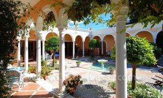 Romantische villa te koop boven de Golden Mile in Marbella 0